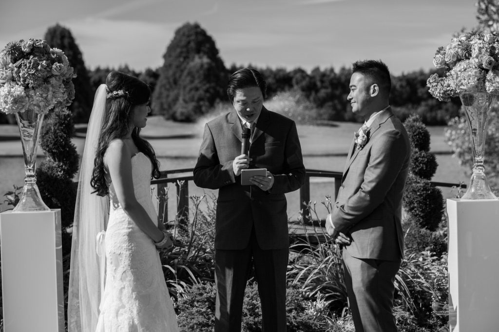 Vancouver wedding photographer Mayfair Lakes Golf and Country Club