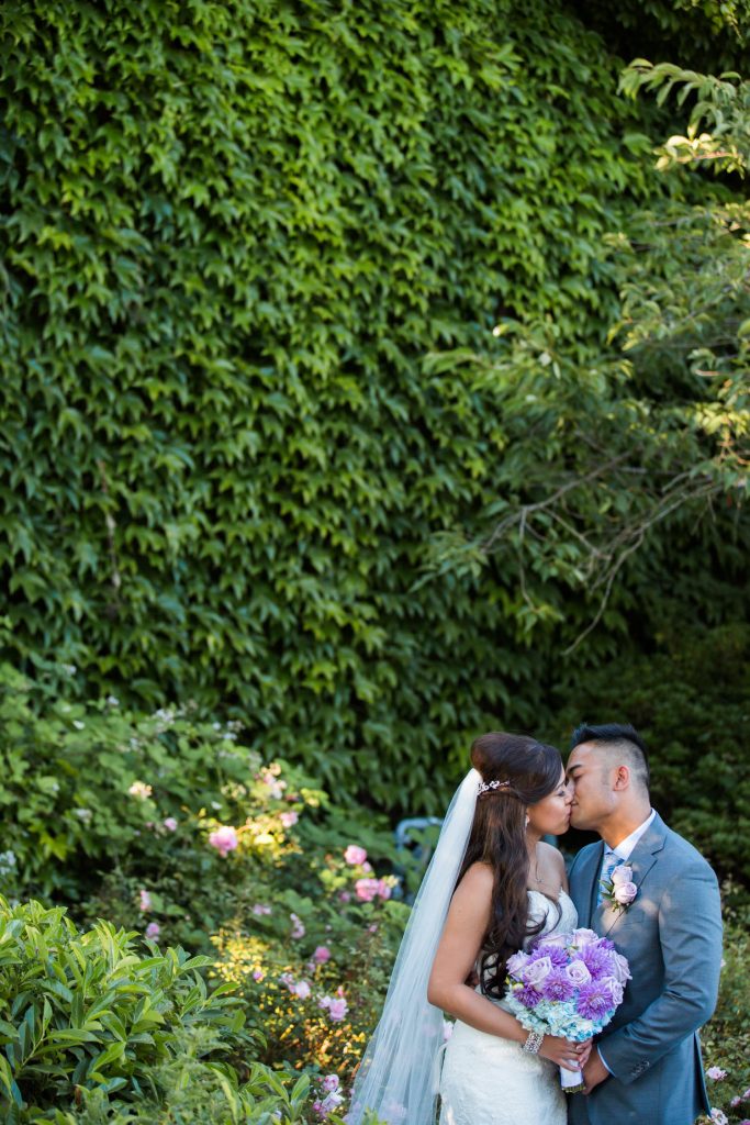 Vancouver wedding photographer Mayfair Lakes Golf and Country Club